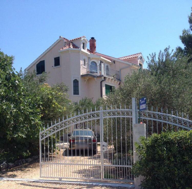 Studio Apartment By The Sea Šibenik Exterior foto